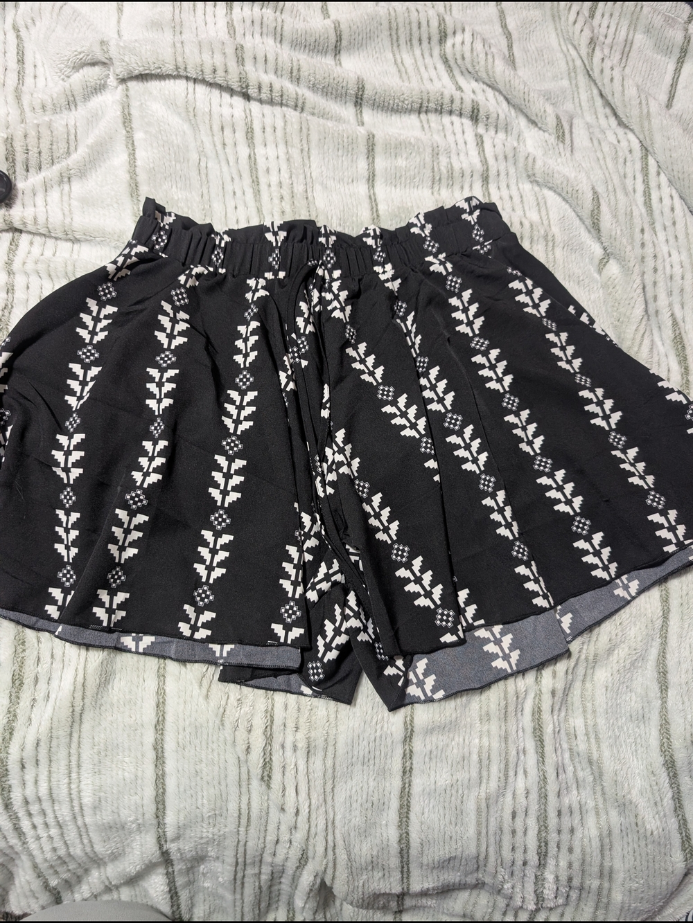Black & White Patterned Women’s Relaxed Shorts